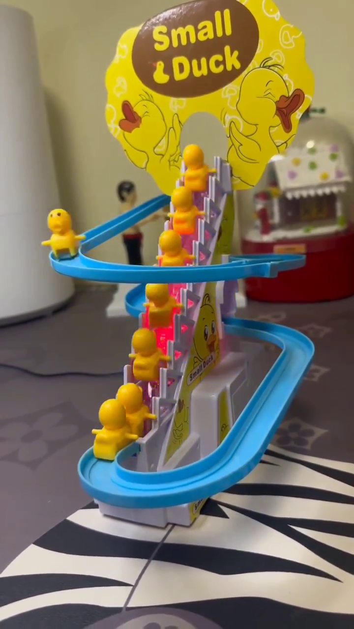 🦆✨Duck Climber Adventure Toy – Fun Moving Duck Track Set 🦆✨